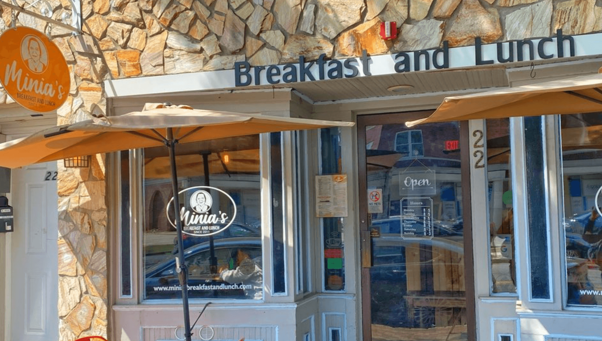 Minia's Montclair